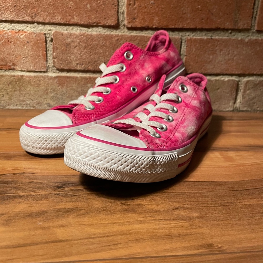 Women’s tie-die converse Size 7